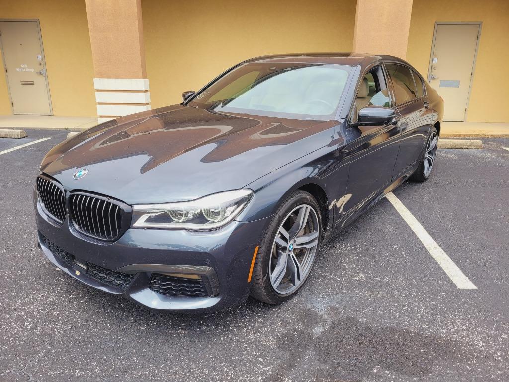 2019 BMW 7 Series 750i's photo