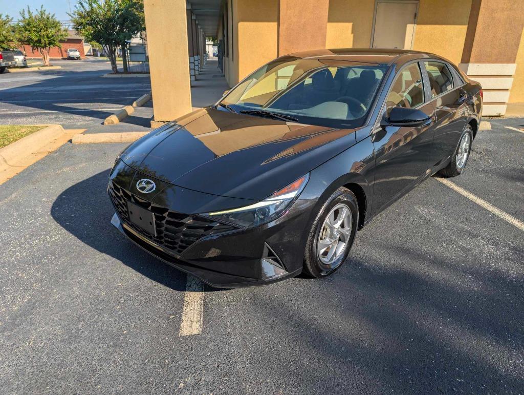 2021 Hyundai Elantra SE's photo