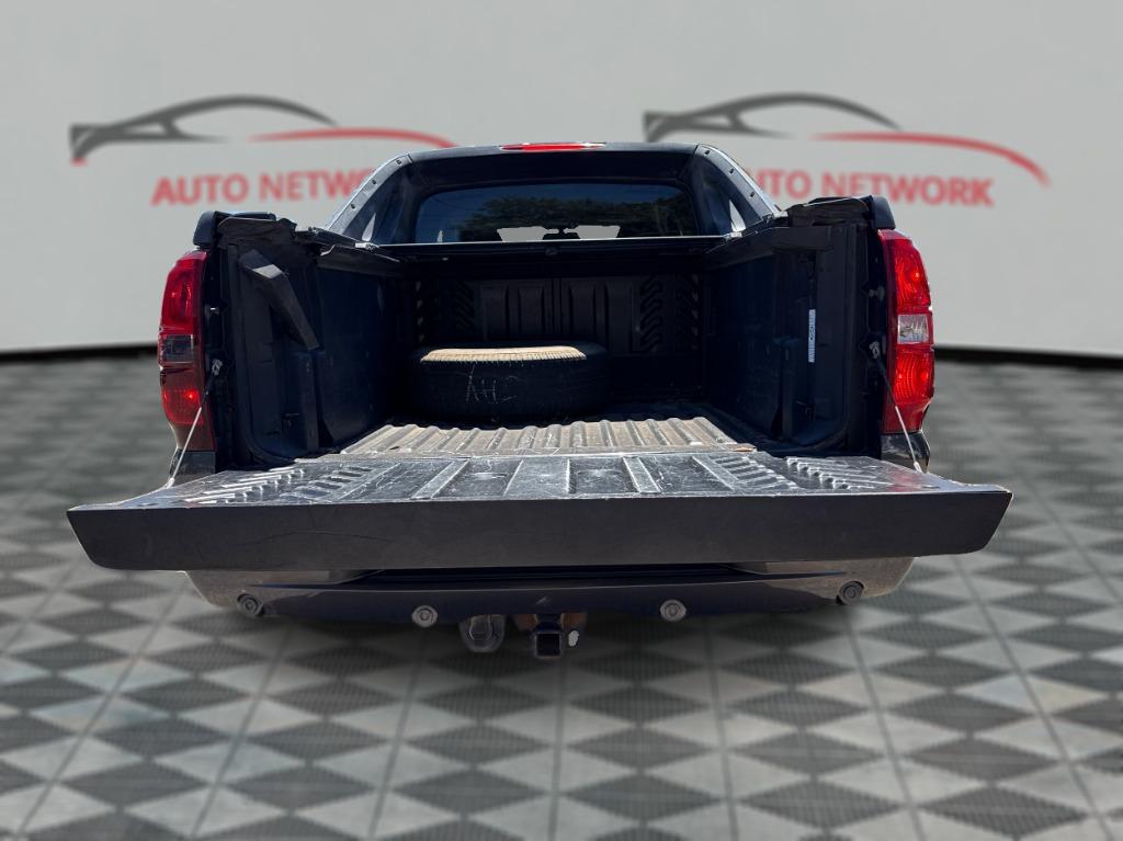 2011 Chevrolet Avalanche LT - Photo 9
