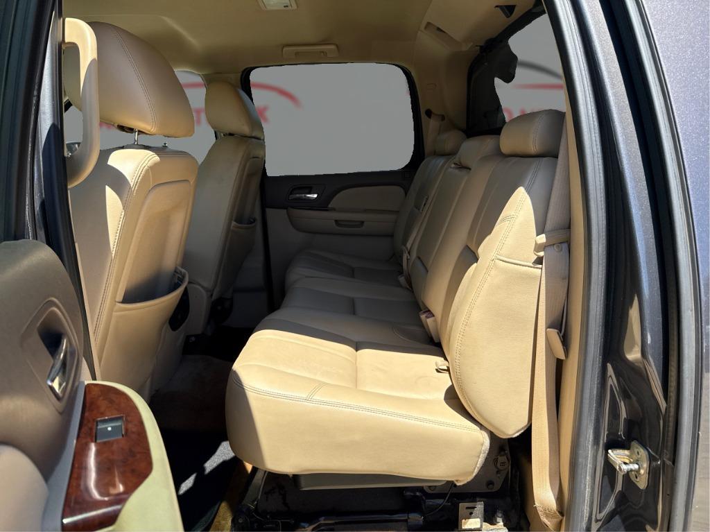 2011 Chevrolet Avalanche LT - Photo 15