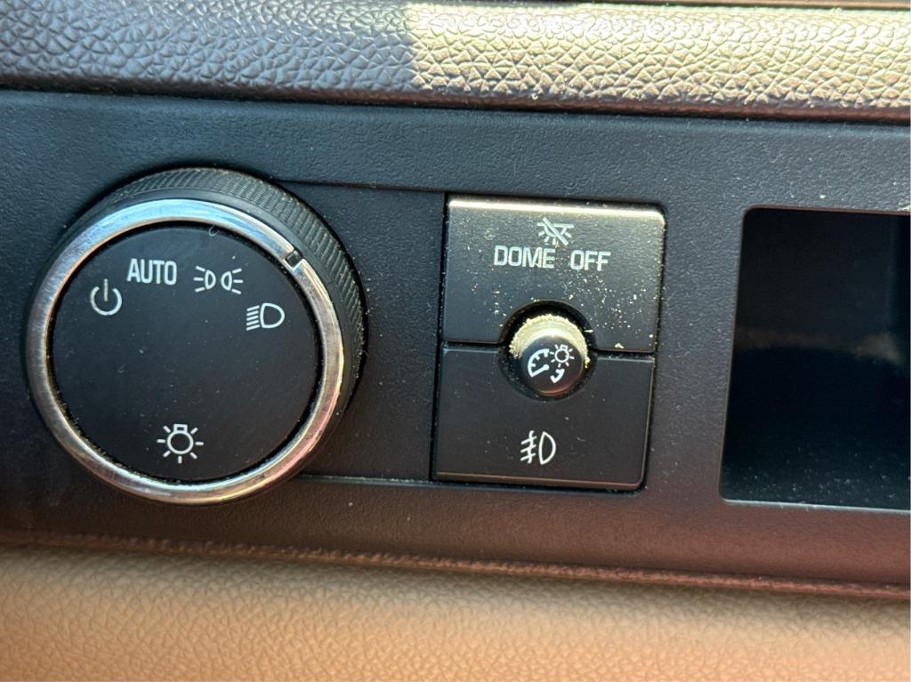 2011 Chevrolet Avalanche LT - Photo 23