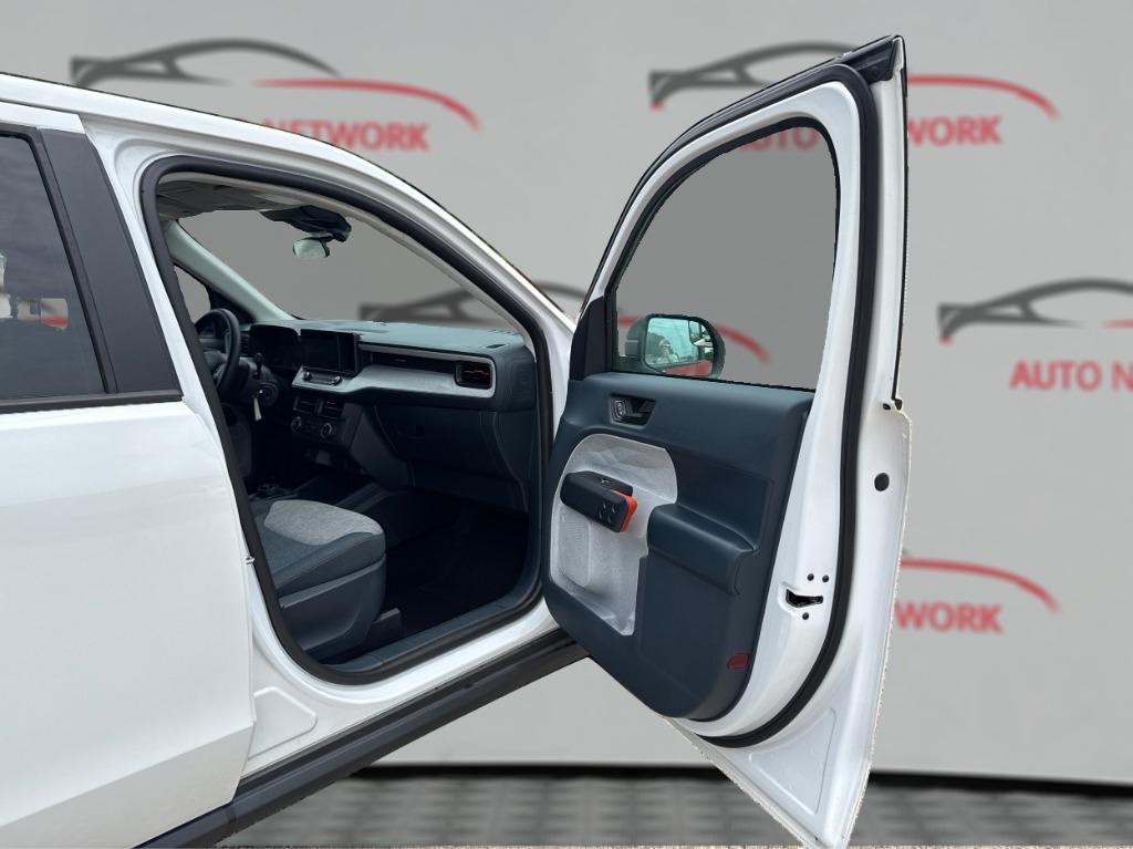 2022 Ford Maverick XL - Photo 17