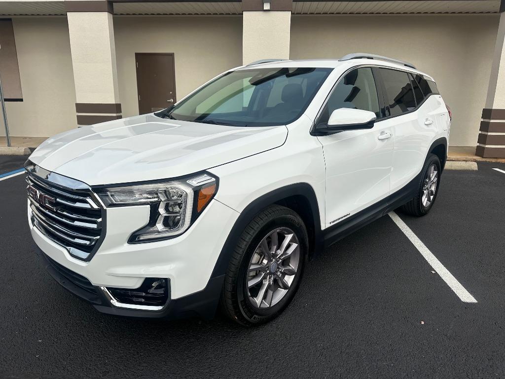 2023 GMC Terrain SLT's photo