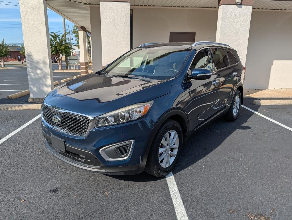 2017 Kia Sorento LX's photo