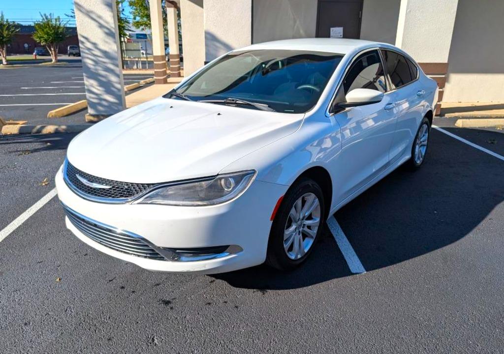 2015 Chrysler 200 Limited's photo