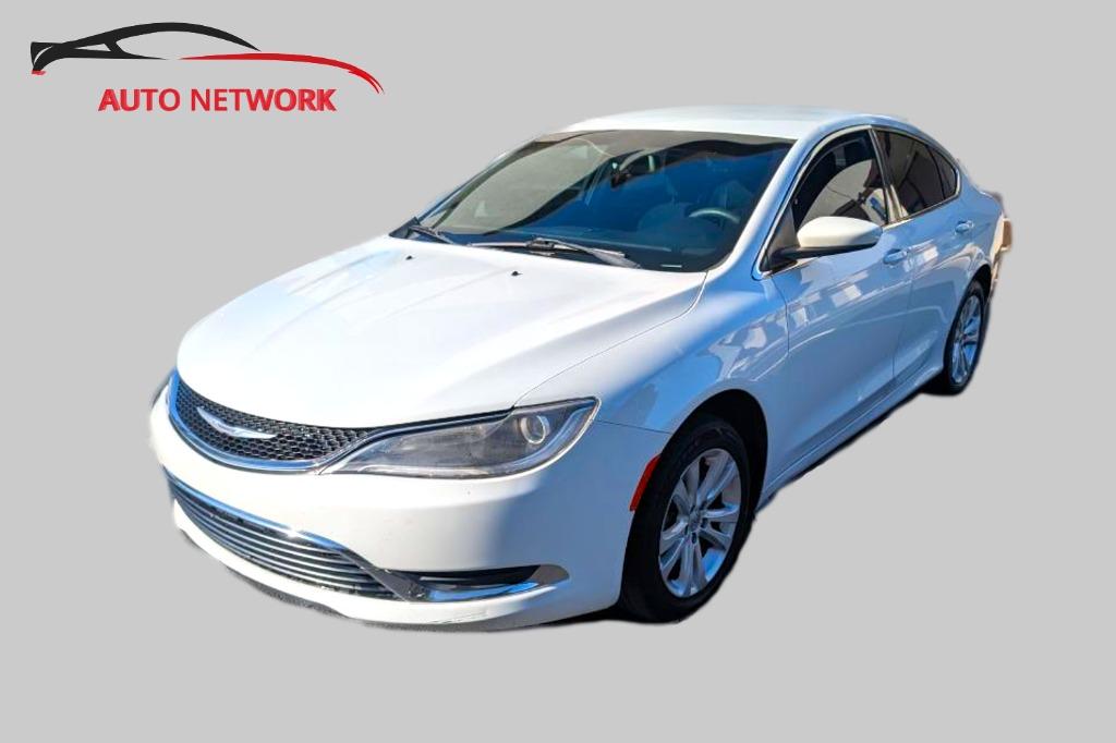 2015 Chrysler 200 Limited's photo
