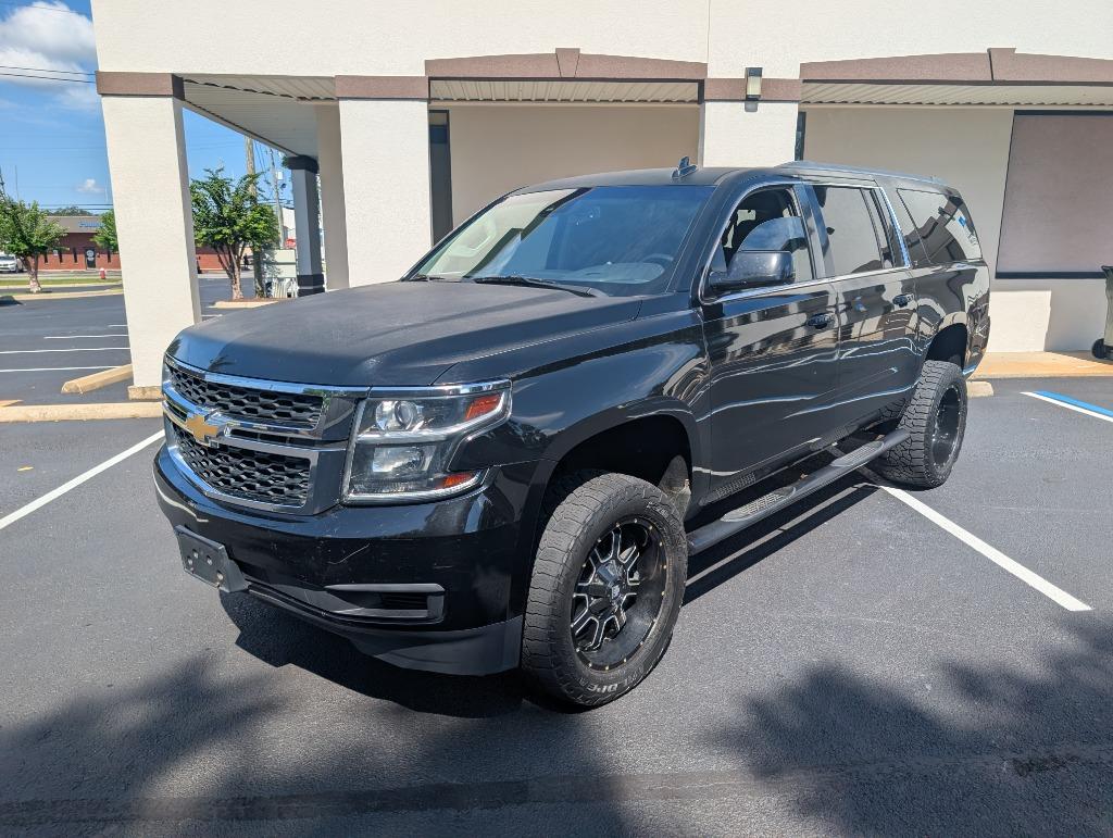 2015 Chevrolet Suburban LT's photo