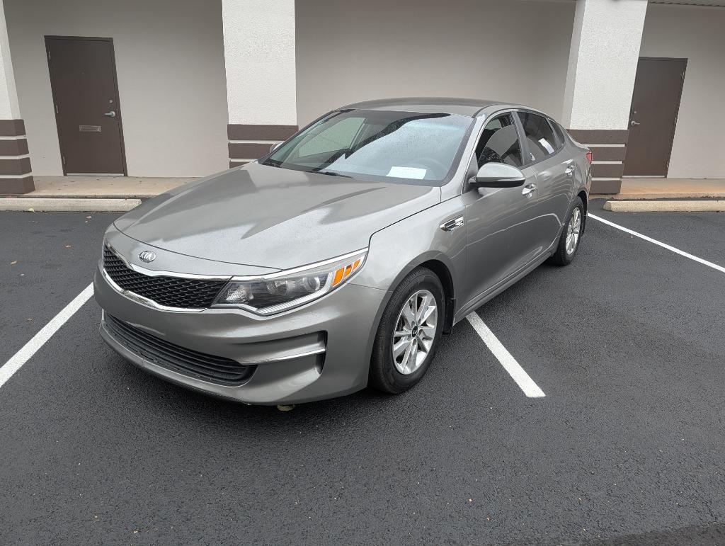 2016 Kia Optima LX's photo