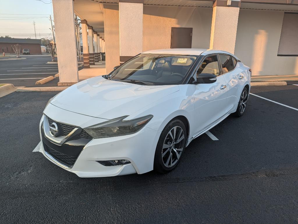 2017 Nissan Maxima SV's photo