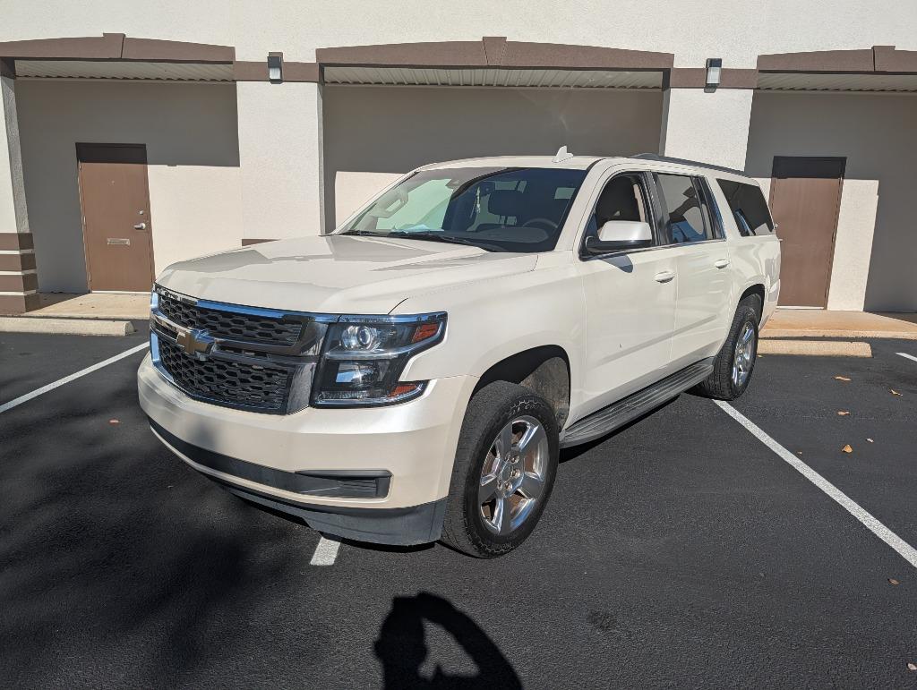 2015 Chevrolet Suburban LT's photo