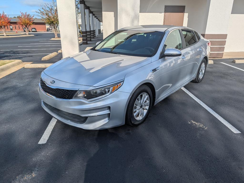 2018 Kia Optima LX's photo