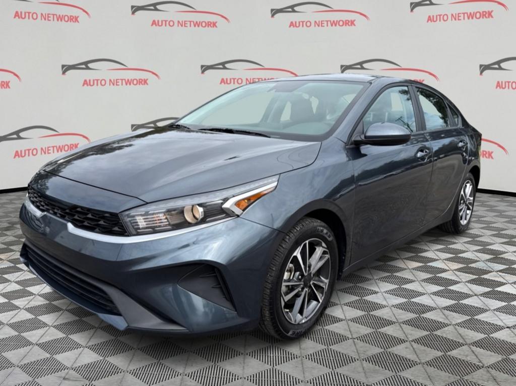 2024 Kia Forte LXS AT's photo